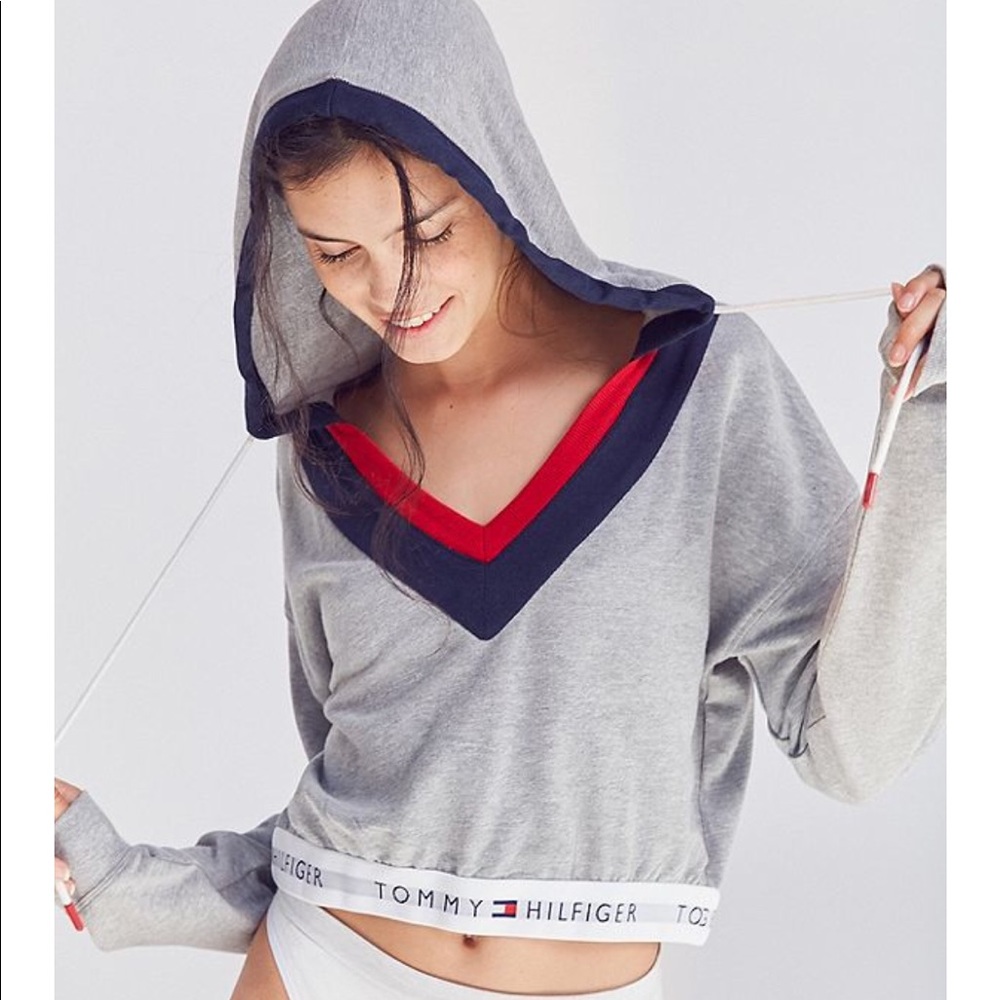 Tommy Hilfiger x UO Sweatshirt